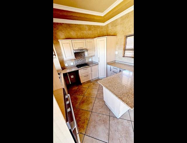 2 BEDROOM APARTMENT FOR SALE IN RAVENSWOOD